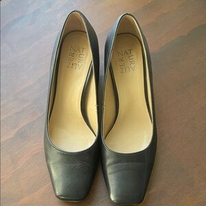 Naturalizer Chunky Black Leather Heels